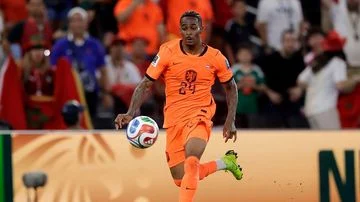AS Roma Lagi Upayakan Transfer Summerville: Tanda Serius Menguatkan Lini Serang Musim Depan
