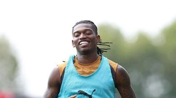 Leao Galatasaray: Transfer Menggemparkan, Villa Gagal Dapatkan Bintang Muda
