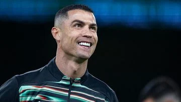 Ronaldo Tertawa Ngakak Usai Fans Kena Gocek Kabar Nikahi Georgina, Apa Yang Sebenarnya Terjadi?