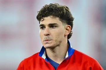 Skandal di Wanda Metropolitano: Julian Alvarez Kena Cemooh, Diego Simeone Membela dan Dampaknya pada Atletico Madrid
