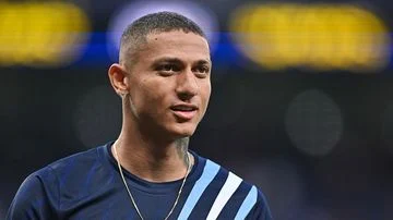 Dicoret dari Skuad Tottenham, Richarlison Merespons: Drama di Balik Keputusan Pelatih