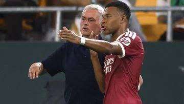 Mourinho Bentak Kritik Tajam: “Jose Mourinho ke Jurnalis: Kalian Selalu Kulik Real Madrid” – Apa yang Sebenarnya Terjadi?