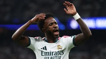 Vinicius Junior Diganjar Kartu Merah, Sindir Media Sosial—Skandal yang Mengguncang LaLiga